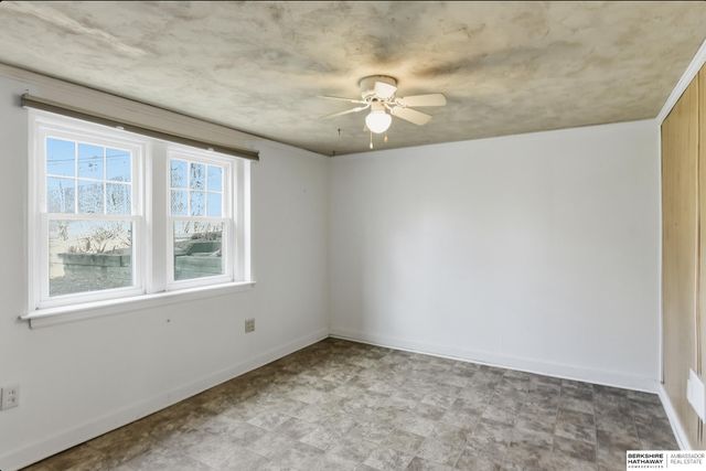 1828 N 49th Street, Omaha, NE 68104