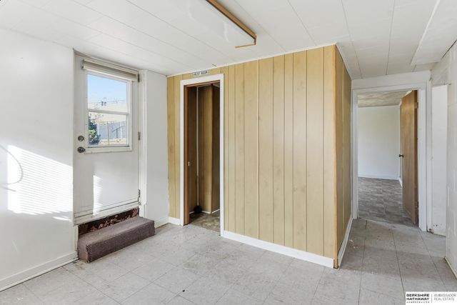 1828 N 49th Street, Omaha, NE 68104