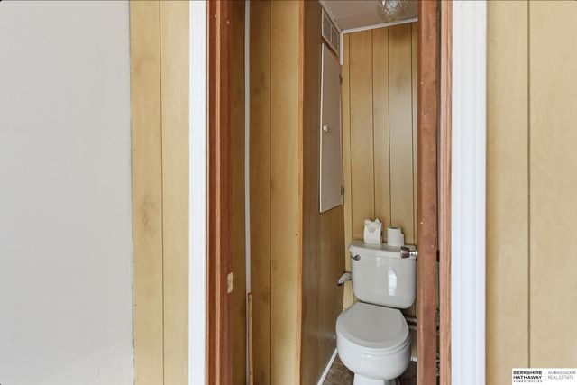 1828 N 49th Street, Omaha, NE 68104