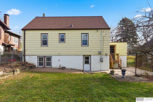 1828 N 49th Street, Omaha, NE 68104