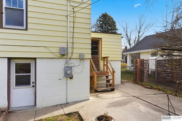 1828 N 49th Street, Omaha, NE 68104