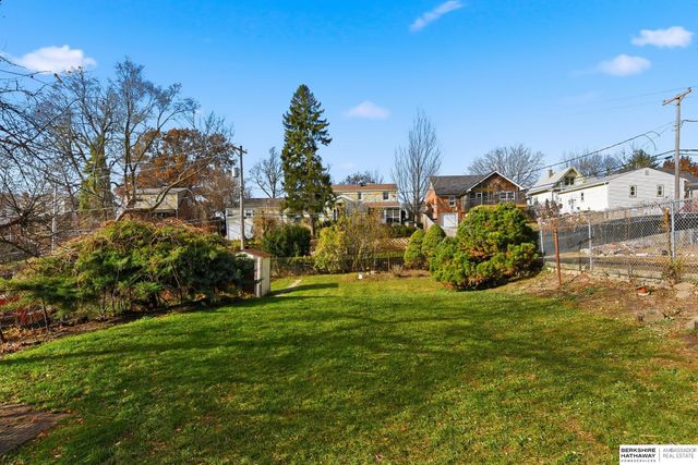 1828 N 49th Street, Omaha, NE 68104