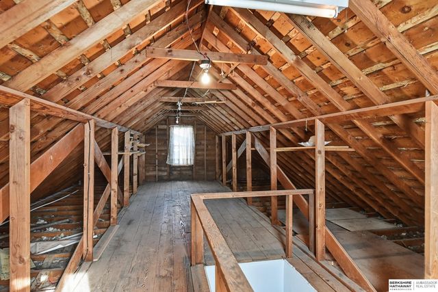 1828 N 49th Street, Omaha, NE 68104