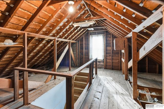 1828 N 49th Street, Omaha, NE 68104