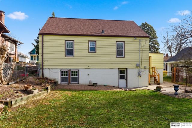 1828 N 49th Street, Omaha, NE 68104