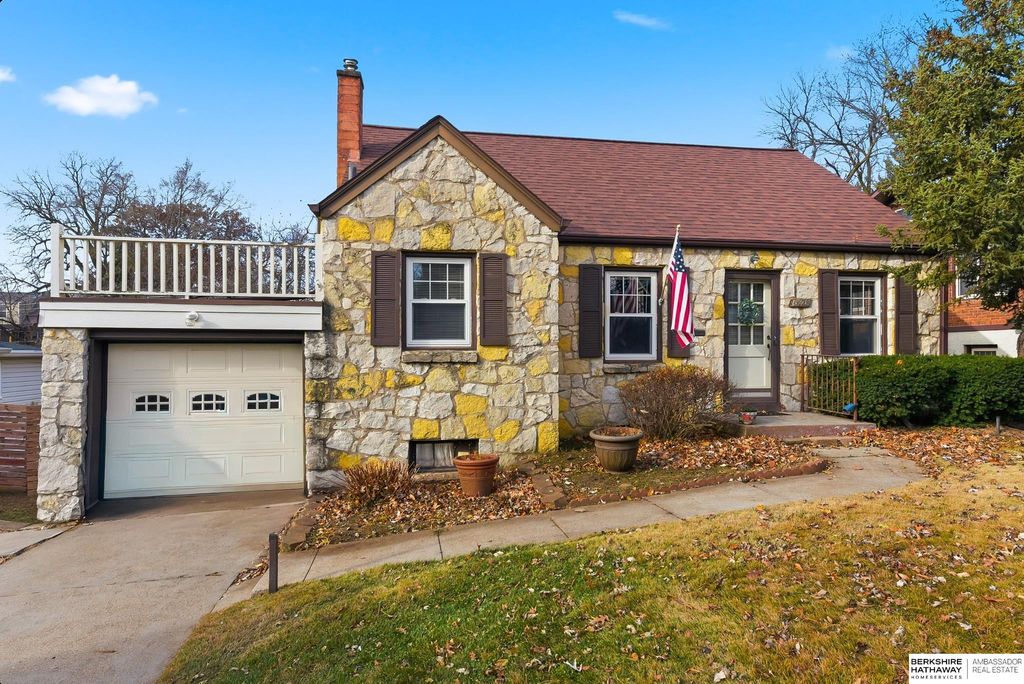 1828 N 49th Street, Omaha, NE 68104