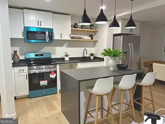 5310 Lyndale Circle, Forest Park, GA 30297