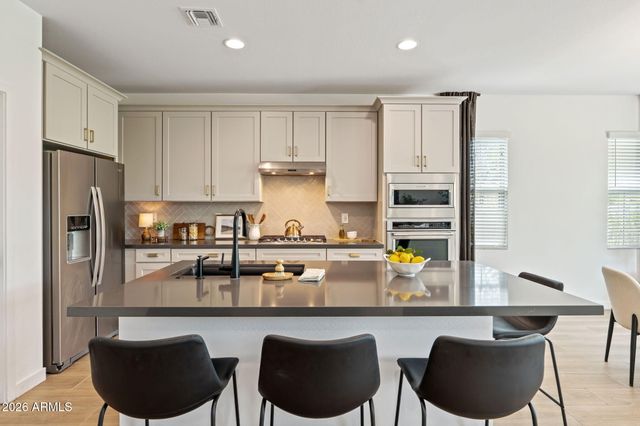 6455 N 17TH Place, Phoenix, AZ 85016