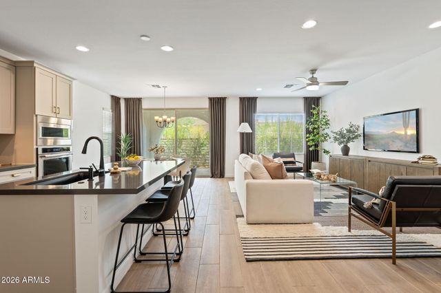 6455 N 17TH Place, Phoenix, AZ 85016