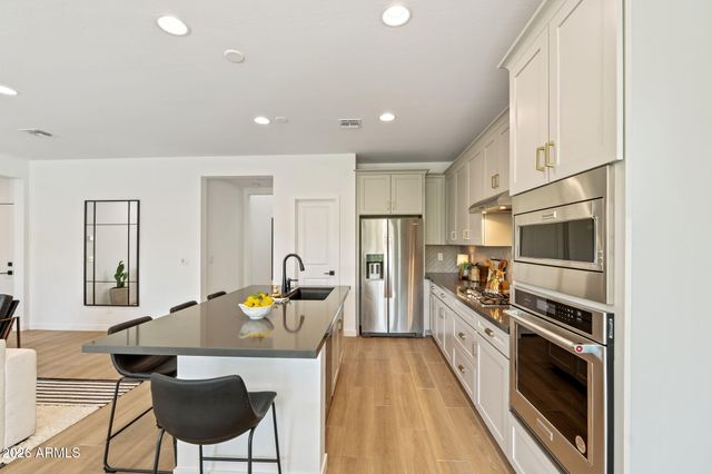 6455 N 17TH Place, Phoenix, AZ 85016