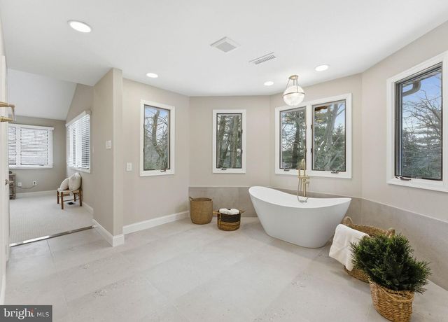 100 ST VINCENT CT, Cherry Hill, NJ 08003