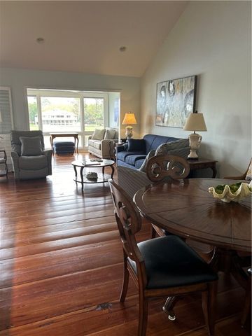 267 Moss Oak Lane, St Simons Island, GA 31522