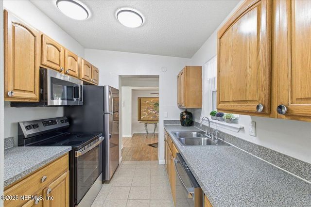 909 LA MARCHE Drive, Jacksonville, FL 32205