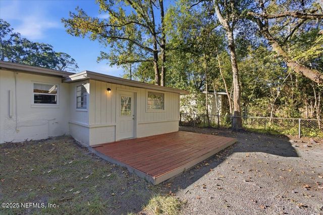 909 LA MARCHE Drive, Jacksonville, FL 32205