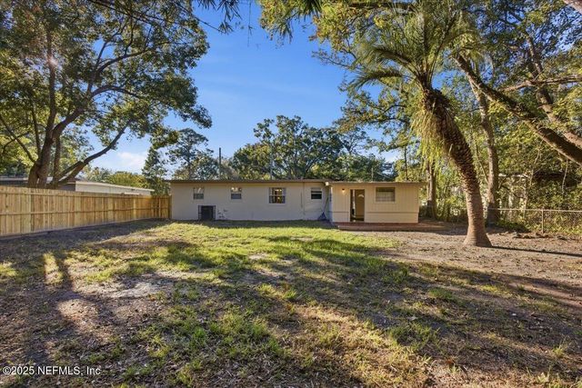 909 LA MARCHE Drive, Jacksonville, FL 32205