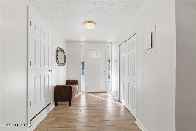 909 LA MARCHE Drive, Jacksonville, FL 32205