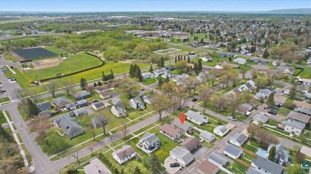 819 N 22nd St, Superior, WI 54880