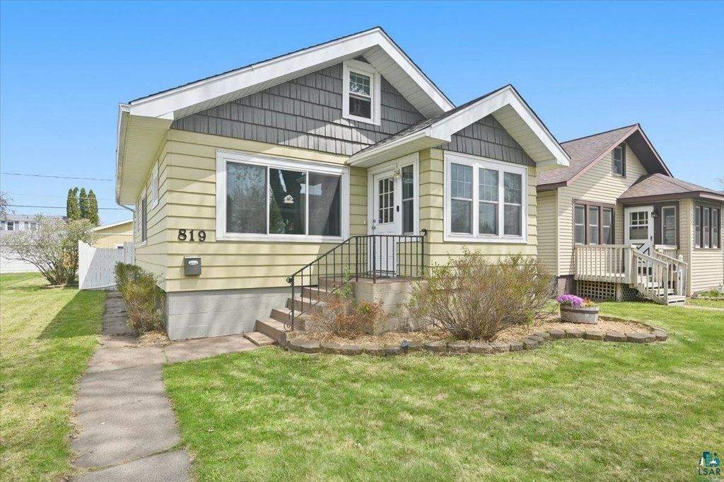 819 N 22nd St, Superior, WI 54880