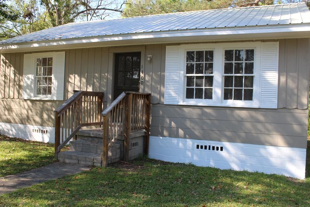 1400 Greenwood Drive, Dothan, AL 36303