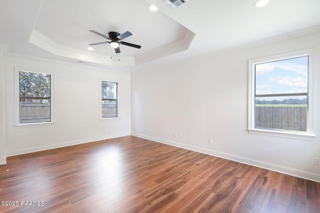 108 Queen Of Peace Drive, Lafayette, LA 70508