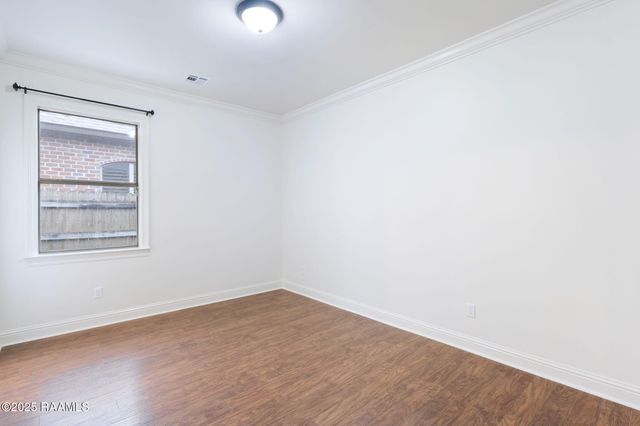 108 Queen Of Peace Drive, Lafayette, LA 70508