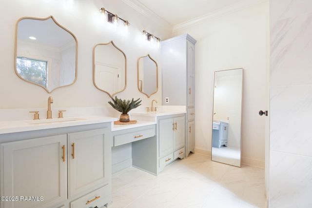 108 Queen Of Peace Drive, Lafayette, LA 70508