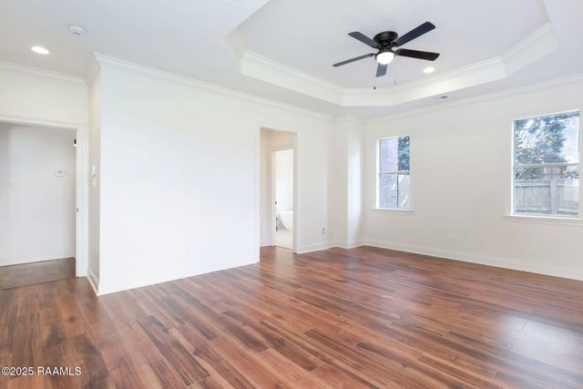 108 Queen Of Peace Drive, Lafayette, LA 70508