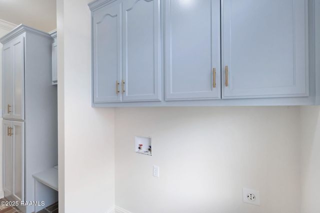 108 Queen Of Peace Drive, Lafayette, LA 70508