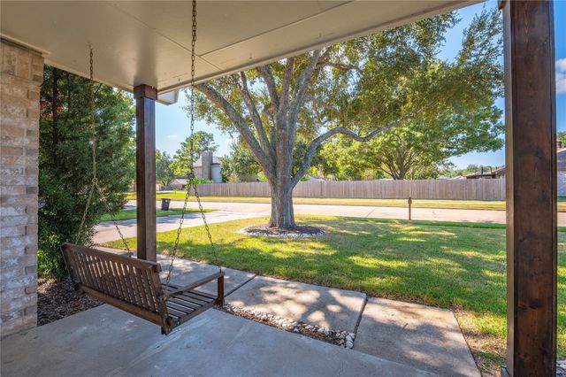 1304 Edinburgh Drive, Friendswood, TX 77546
