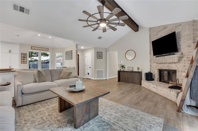 1304 Edinburgh Drive, Friendswood, TX 77546