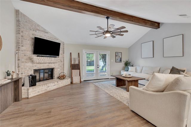 1304 Edinburgh Drive, Friendswood, TX 77546