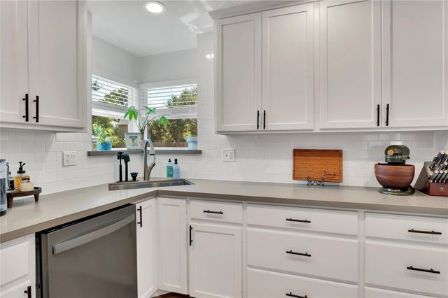 1304 Edinburgh Drive, Friendswood, TX 77546