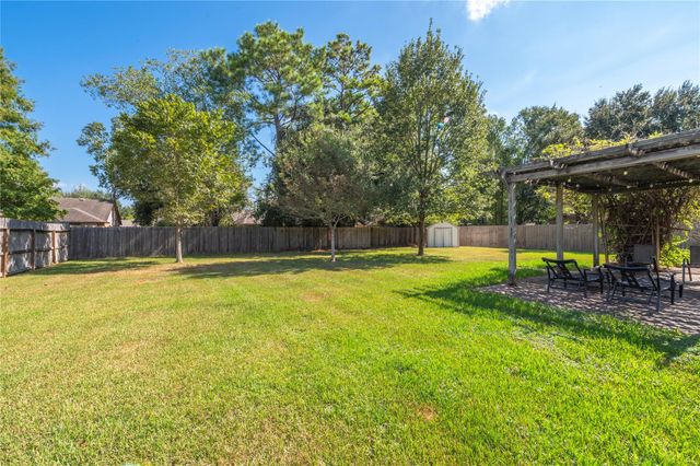1304 Edinburgh Drive, Friendswood, TX 77546