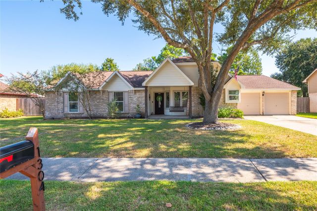 1304 Edinburgh Drive, Friendswood, TX 77546