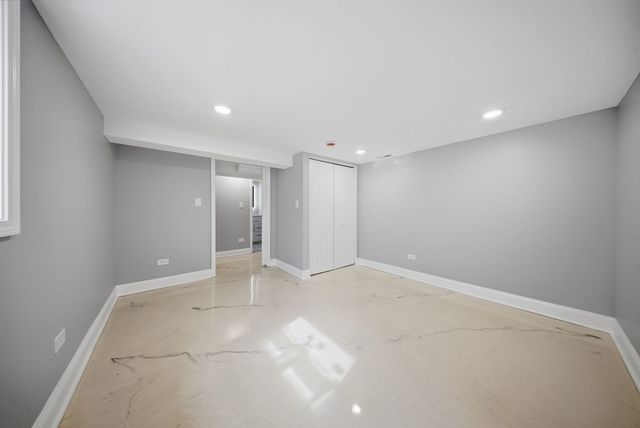 15566 Gouwens Lane, South Holland, IL 60473