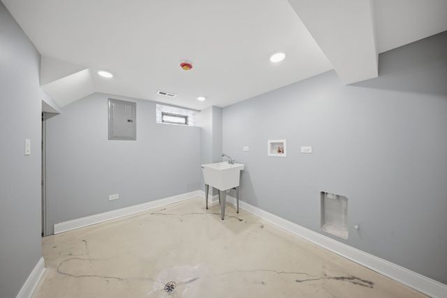 15566 Gouwens Lane, South Holland, IL 60473