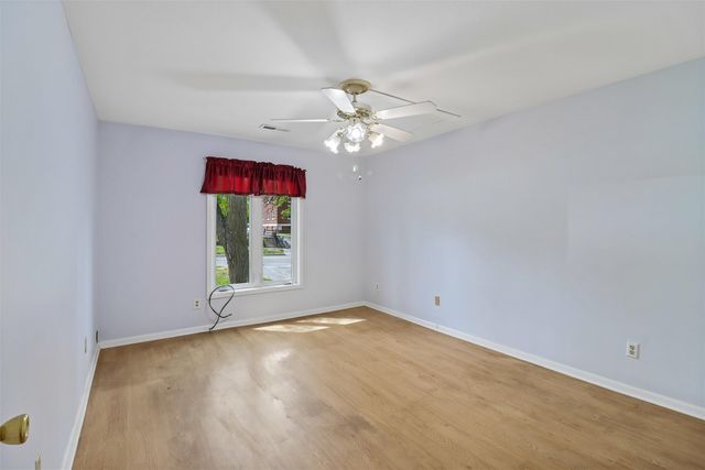 421 42nd Street 2, Des Moines, IA 50312