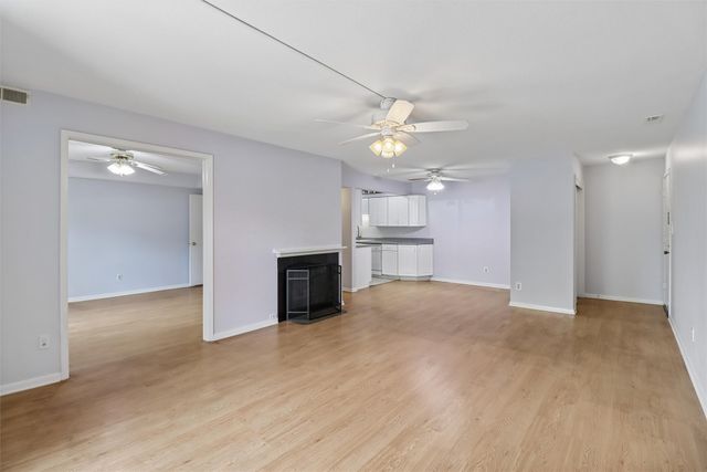 421 42nd Street 2, Des Moines, IA 50312