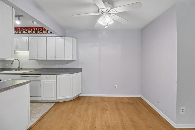 421 42nd Street 2, Des Moines, IA 50312