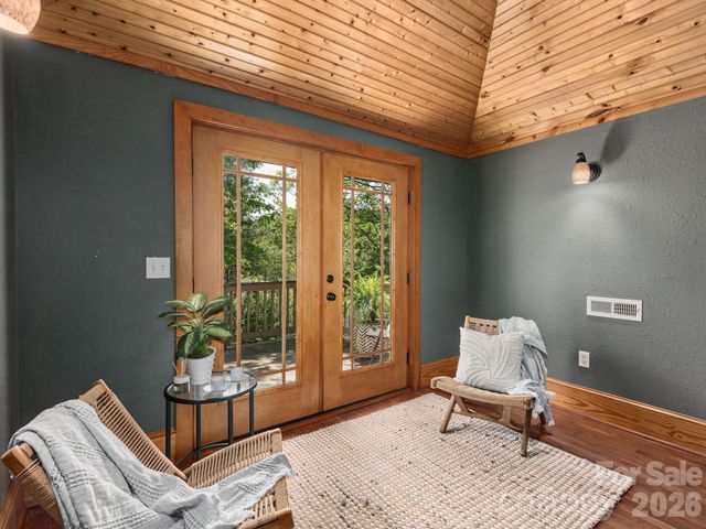 15 Hillside Street, Asheville, NC 28801