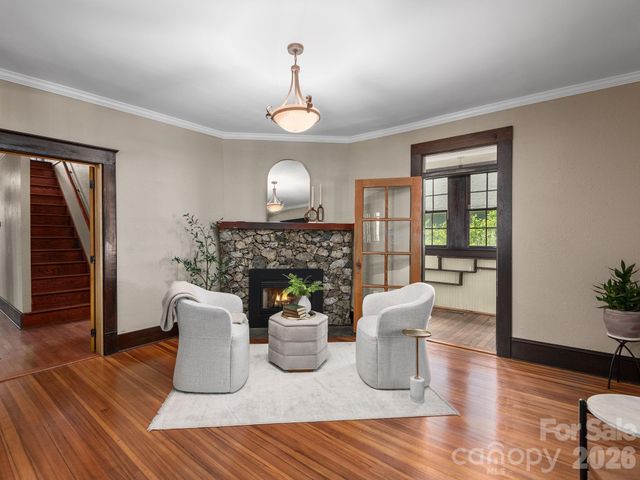 15 Hillside Street, Asheville, NC 28801