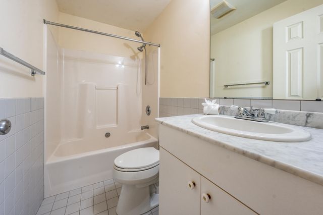 8 Oak Glen UNIT 8, Yarmouth Port, MA 02675