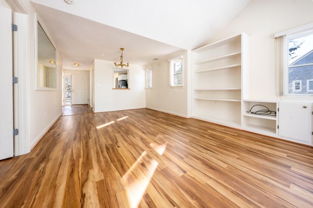 8 Oak Glen UNIT 8, Yarmouth Port, MA 02675