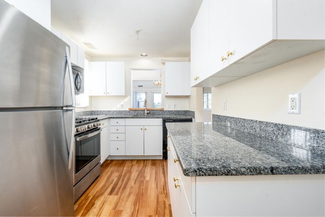 8 Oak Glen UNIT 8, Yarmouth Port, MA 02675