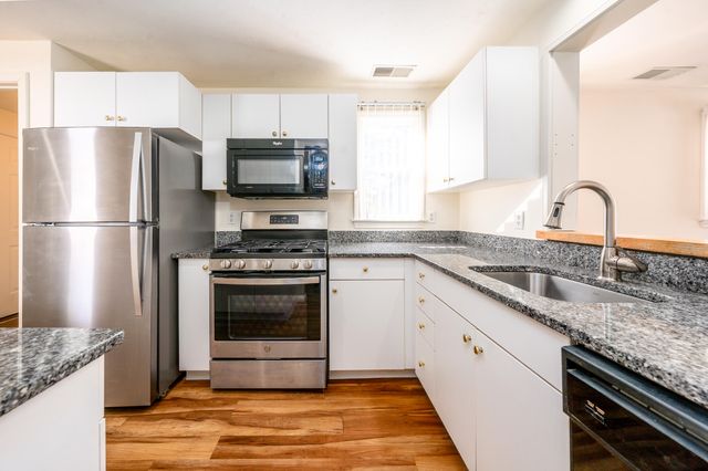 8 Oak Glen UNIT 8, Yarmouth Port, MA 02675