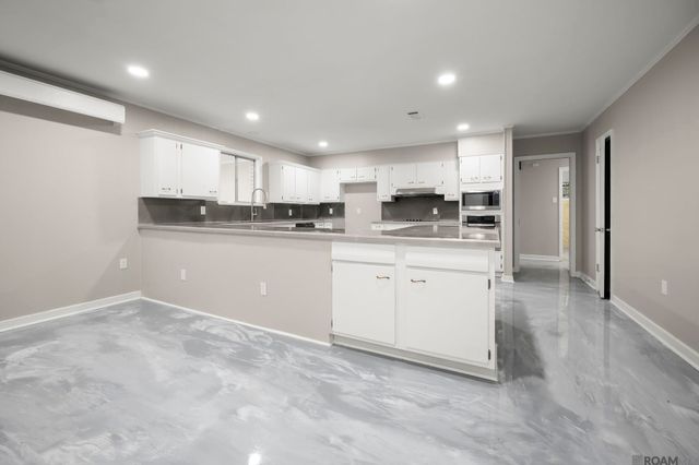 5667 Asphodel Dr, Baton Rouge, LA 70806