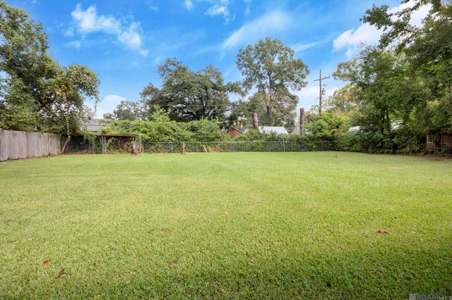 5667 Asphodel Dr, Baton Rouge, LA 70806