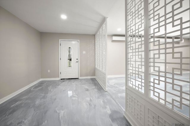 5667 Asphodel Dr, Baton Rouge, LA 70806