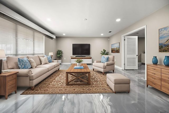 5667 Asphodel Dr, Baton Rouge, LA 70806