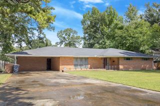 5667 Asphodel Dr, Baton Rouge, LA 70806